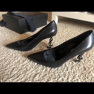 YSL OPYUM PUMPS IN LEATHER WITH BLACK HEEL